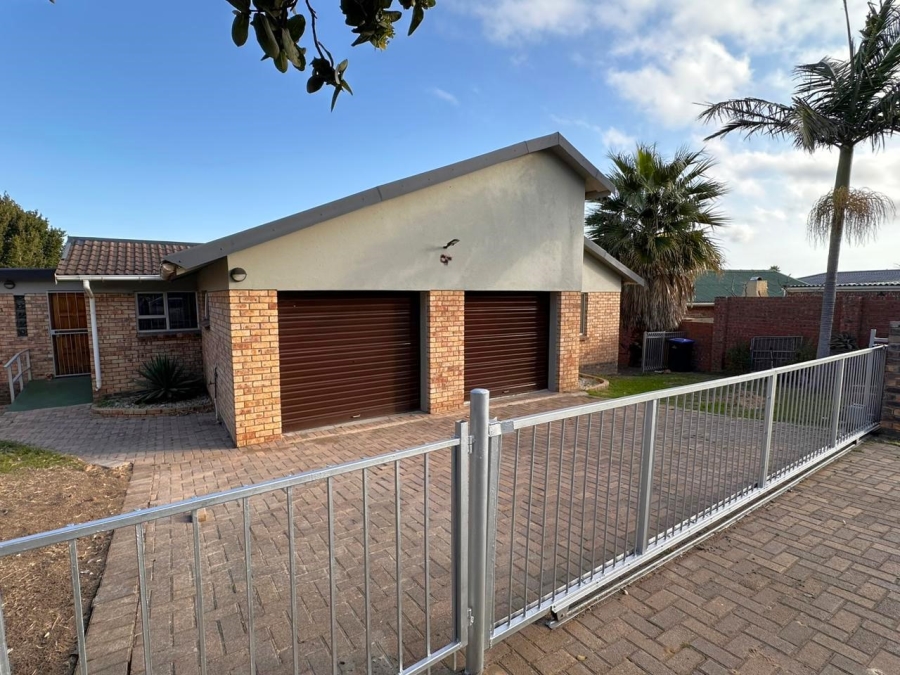 3 Bedroom Property for Sale in Wavecrest Eastern Cape